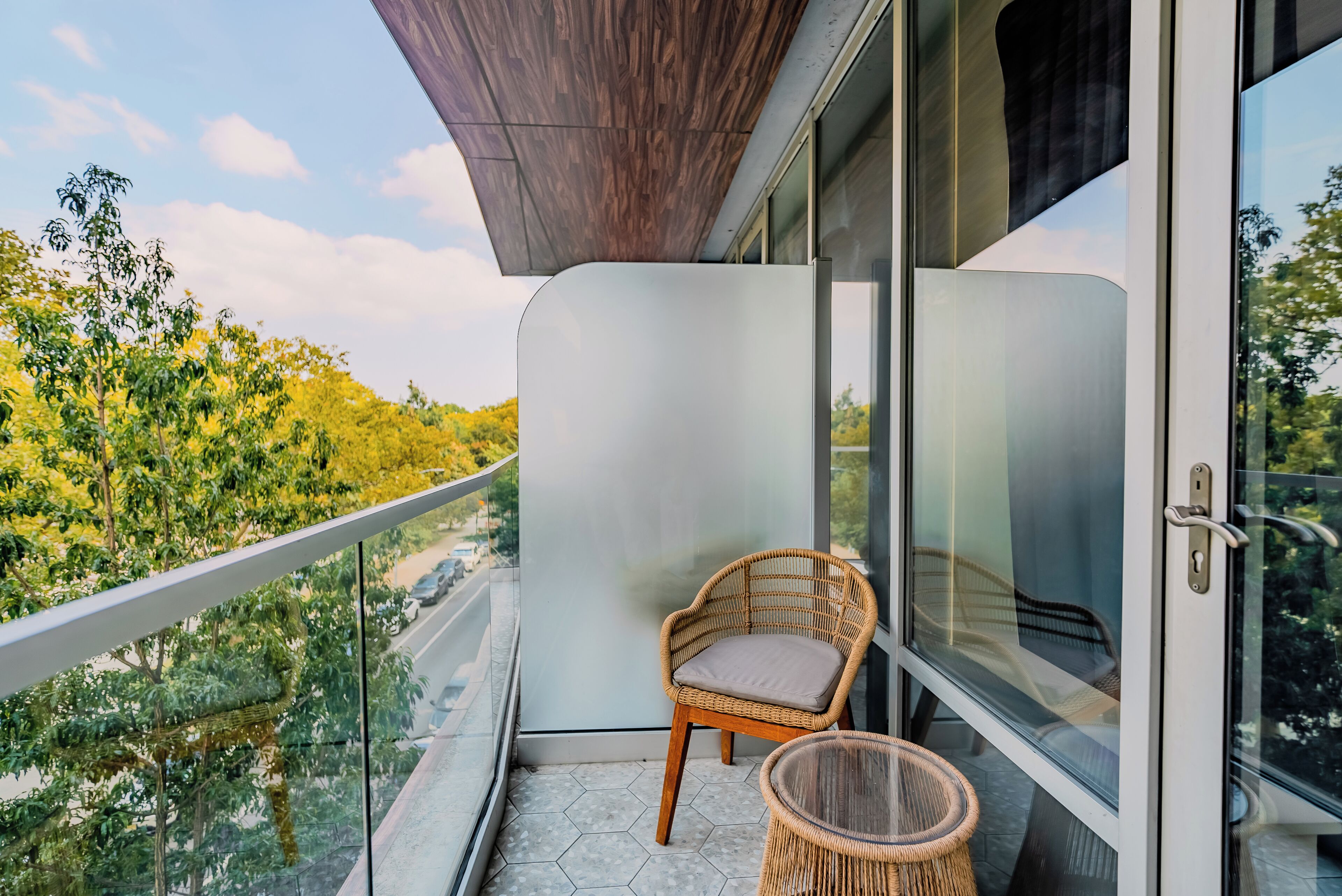 Premium bedding, in-room safe, desk, laptop workspace