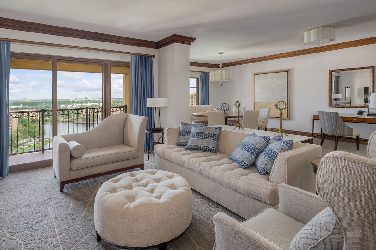 Presidential Suite, 1 Bedroom | Premium bedding, pillow-top beds, in-room safe, desk