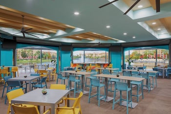 4 restaurants, breakfast, lunch, dinner served; sushi at Wyndham Grand Orlando Resort Bonnet Creek