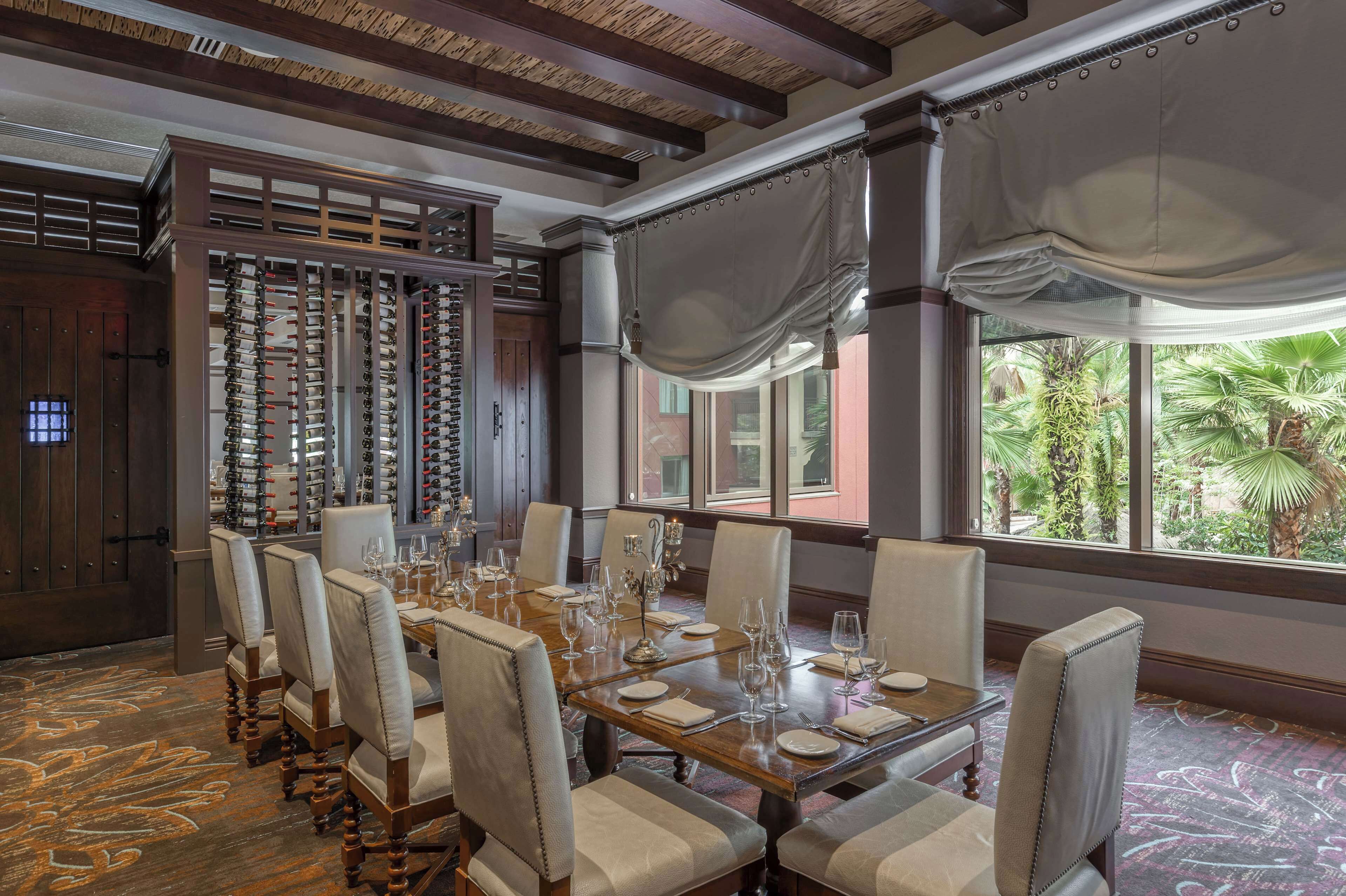 4 restaurants, breakfast, lunch, dinner served; sushi