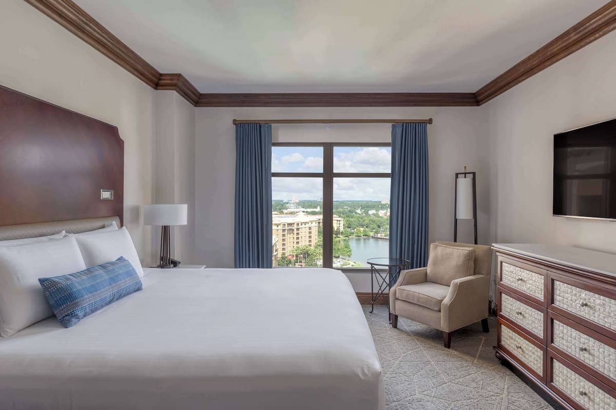 Premium bedding, pillow-top beds, in-room safe, desk