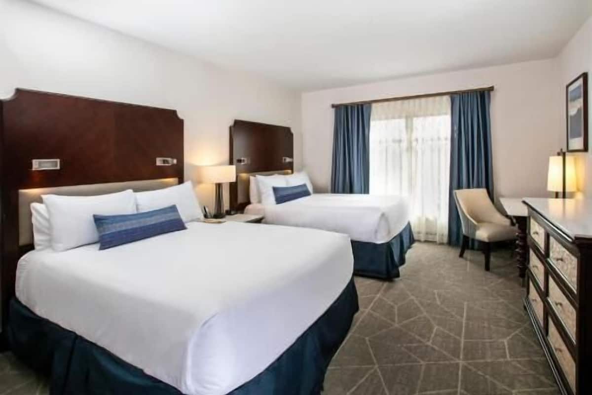 Ropa de cama de alta calidad y camas con pillow-top