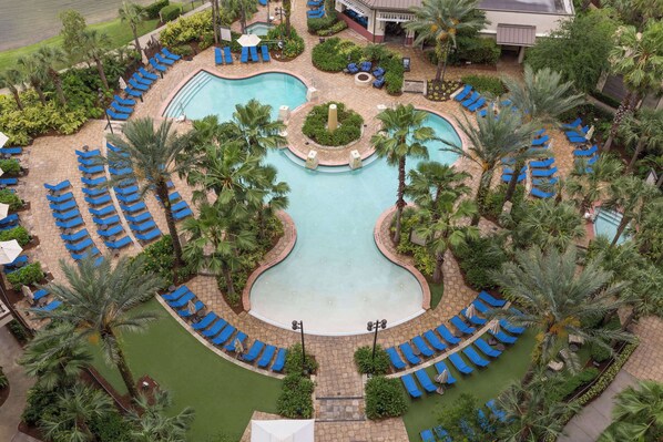 5 outdoor pools, open 8:00 AM to 10:00 PM, cabanas (surcharge)
