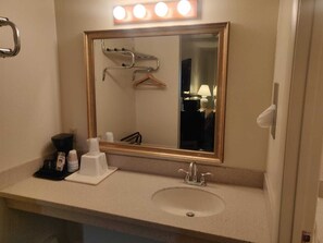 Coffee and/or coffee maker - Rodeway Inn Cody (Cody)