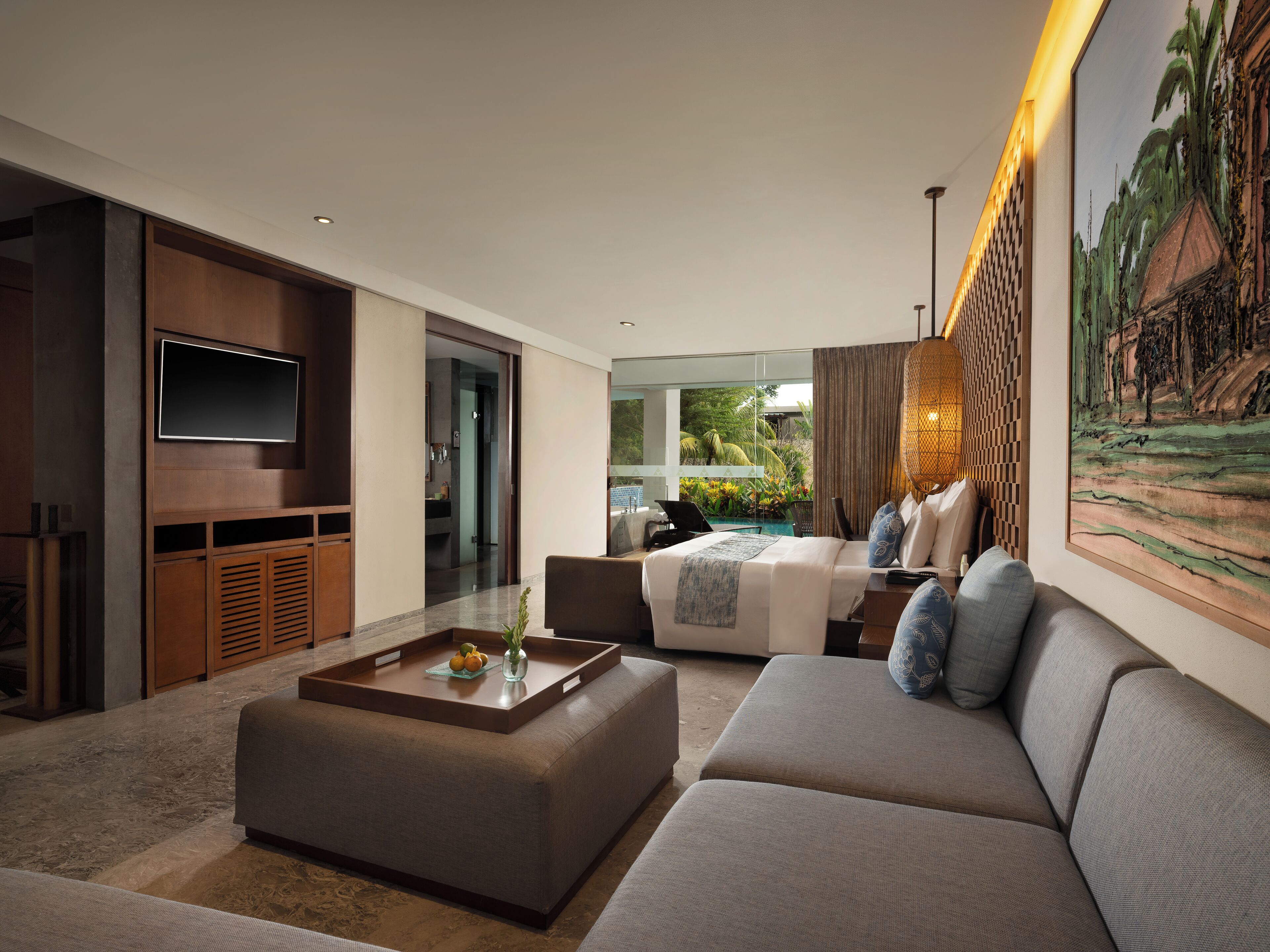 Anantara Pool Suite | Minibar, in-room safe, desk, iron/ironing board