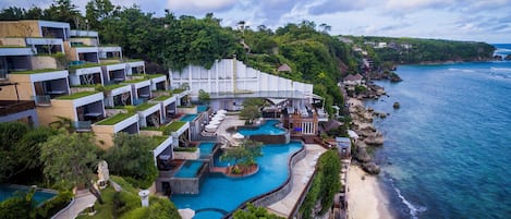 Vista frontal de la propiedad