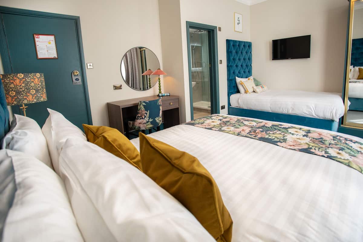 1 bedroom, individually decorated, individually furnished, desk