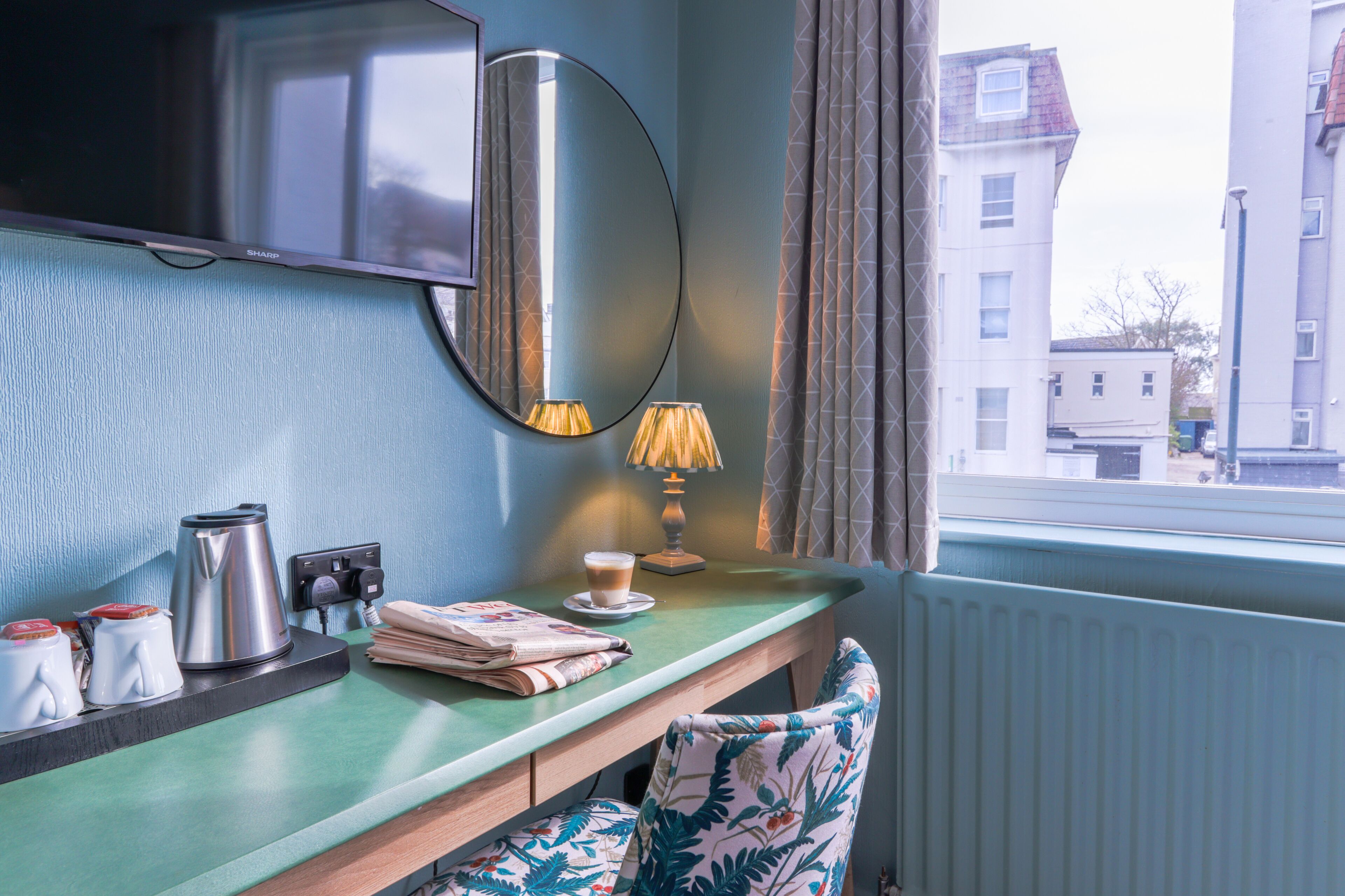 1 bedroom, individually decorated, individually furnished, desk