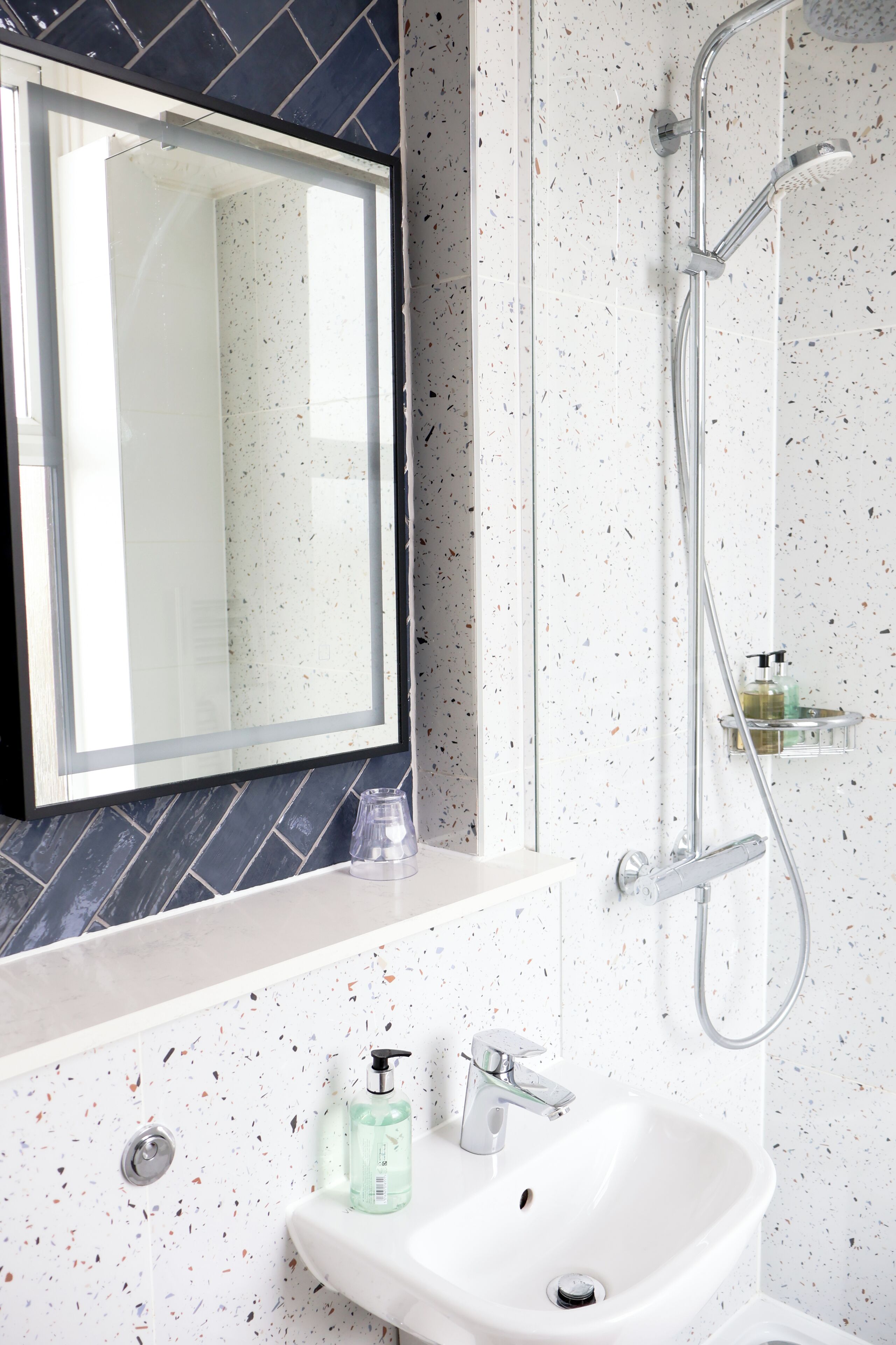 combined shower/bathtub, eco-friendly toiletries, hair dryer, towels