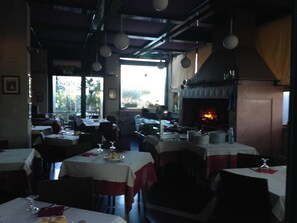 Se sirven desayunos, comidas y cenas 