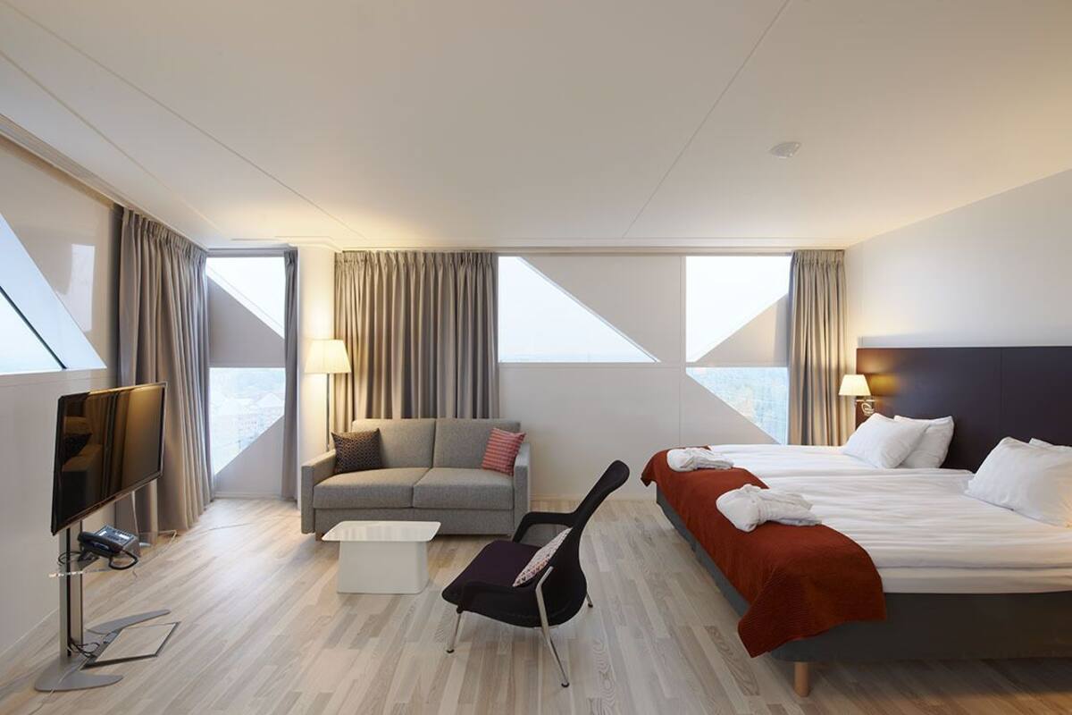 family room (superior) | in-room safe, desk, iron/ironing board, free wifi