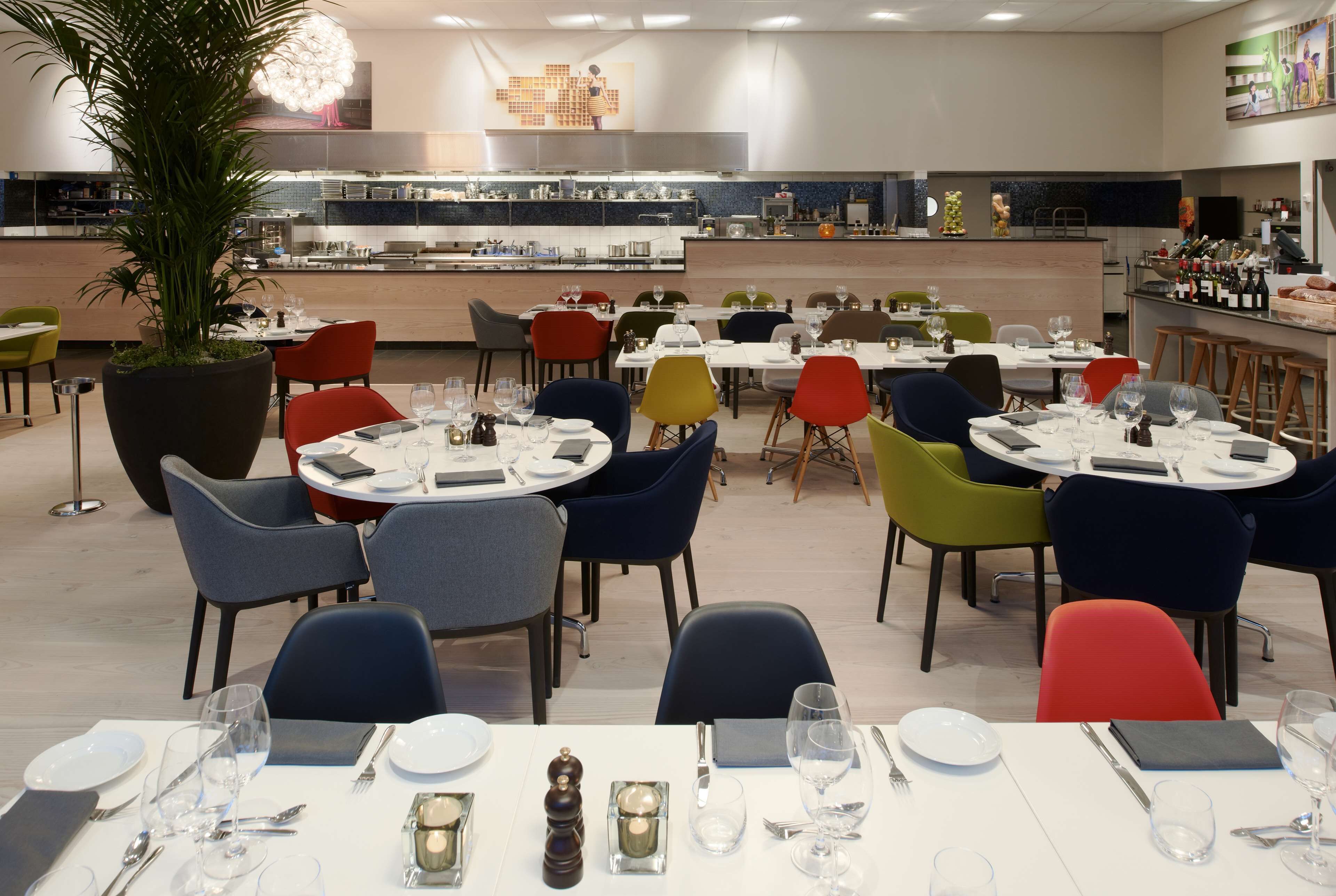 breakfast and dinner served, international cuisine