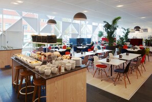 Daily buffet breakfast (SEK 179 per person)