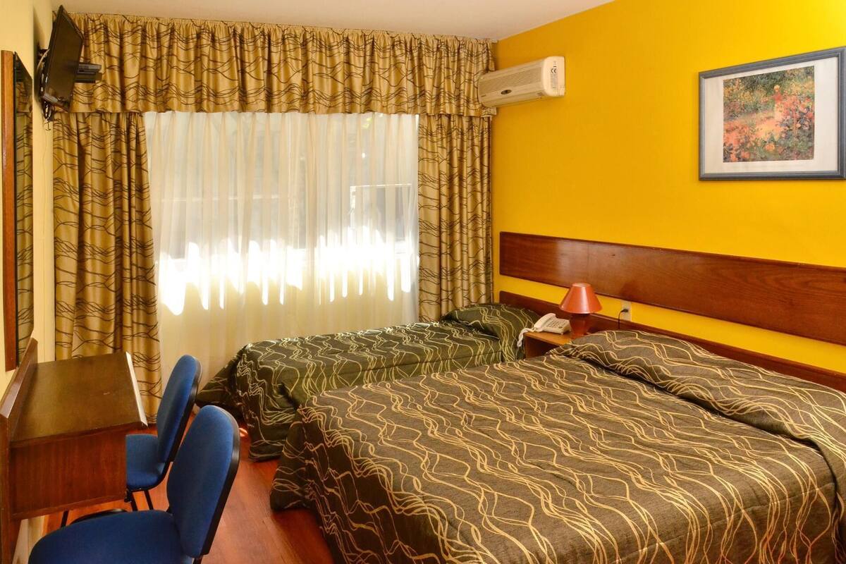 In-room safe, desk, soundproofing, cribs (surcharge)