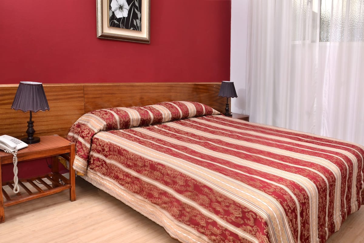 In-room safe, desk, soundproofing, cribs/infant beds