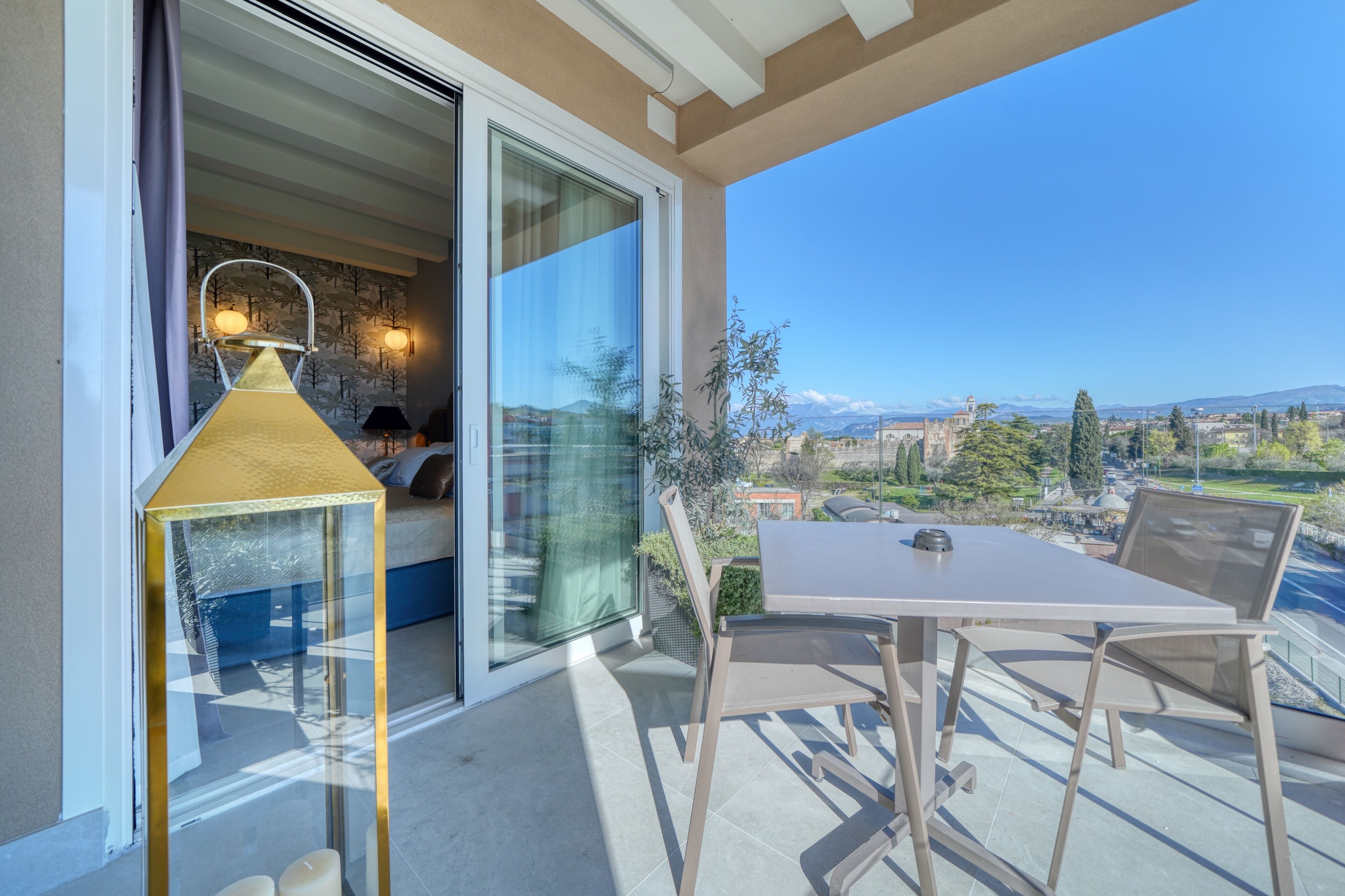 Grand-Suite, 2 Schlafzimmer, Sauna, eingeschränkter Seeblick | Terrasse/Patio