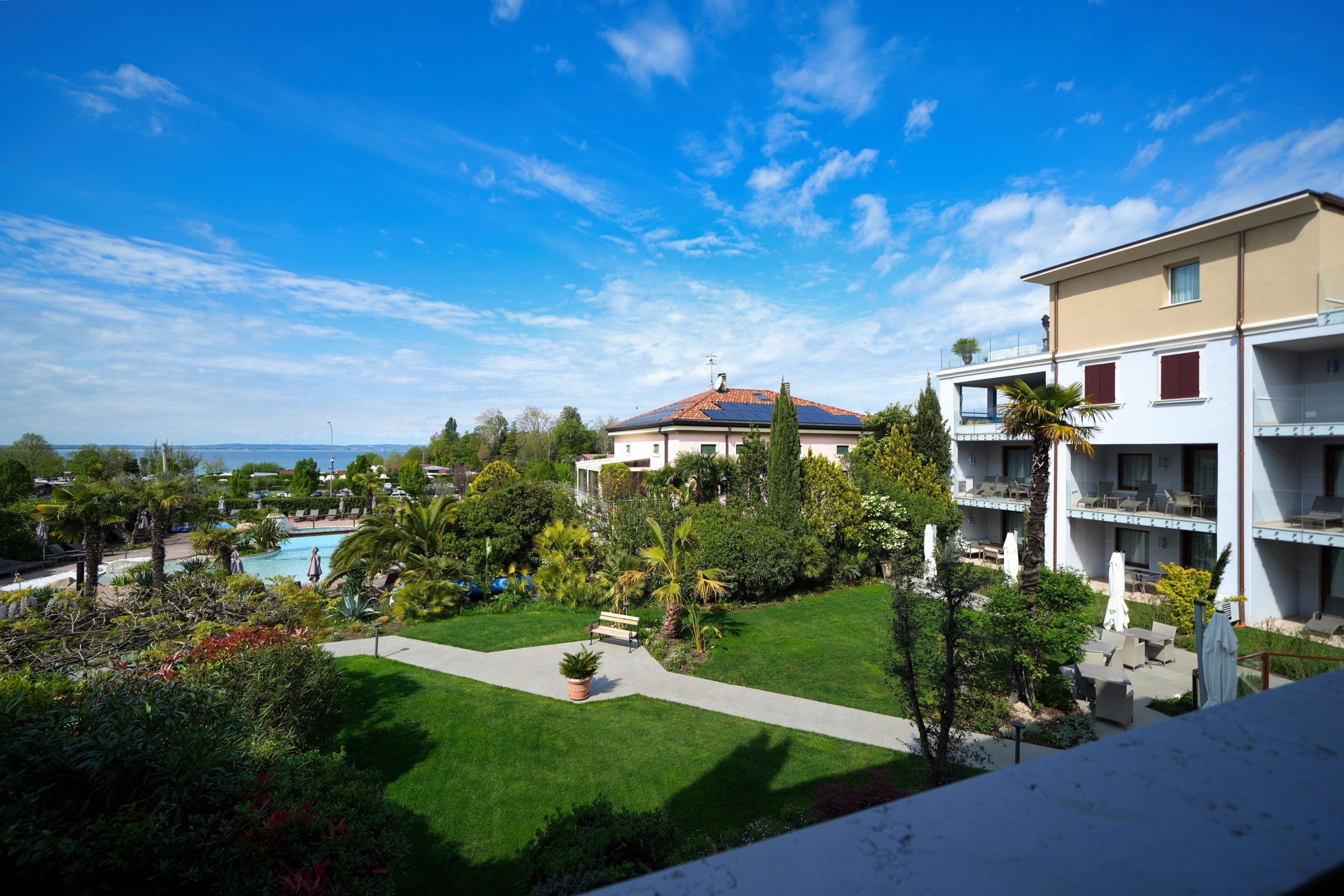 Familien-Suite, 2 Schlafzimmer, Seeblick | Terrasse/Patio