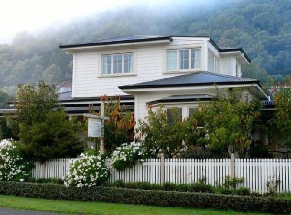 Exterior - Kippilaw House (Picton)
