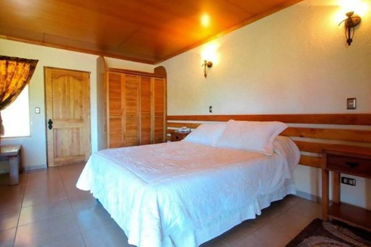 superior double or twin room | premium bedding, minibar, in-room safe, desk