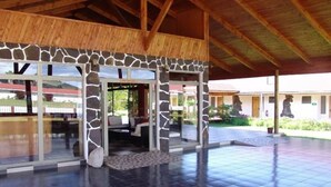Pintu masuk hartanah