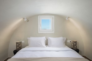 Loft | Luxe beddengoed, bedden met traagschuimmatrassen, een minibar