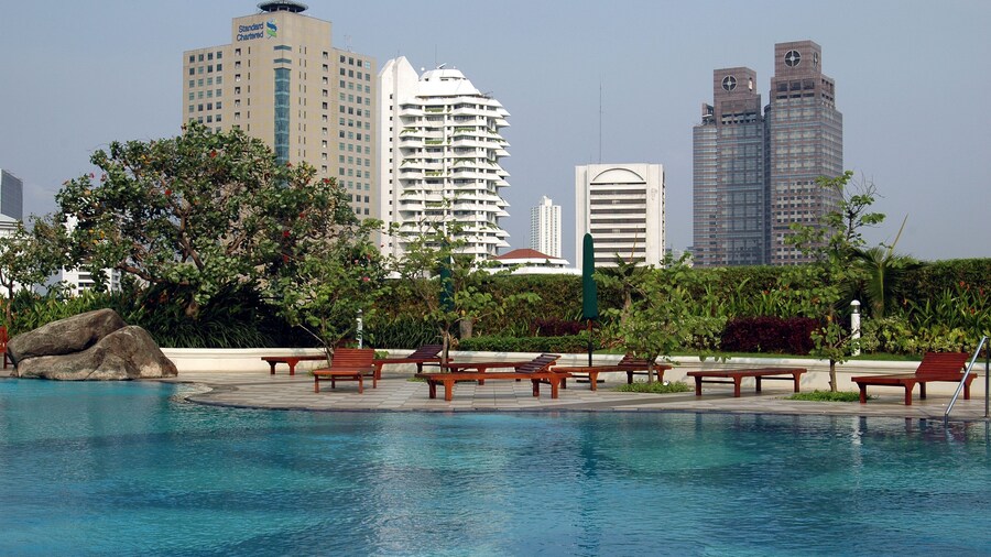 Batavia Hotel and Serviced Apartments