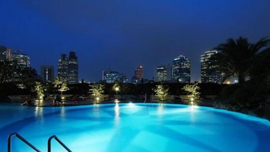 Batavia Hotel and Serviced Apartments