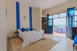 Chambre, terrasse, vue mer | Literie de qualité supérieure, décoration personnalisée