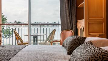 Double Room | In-room safe, desk, iron/ironing board, free WiFi