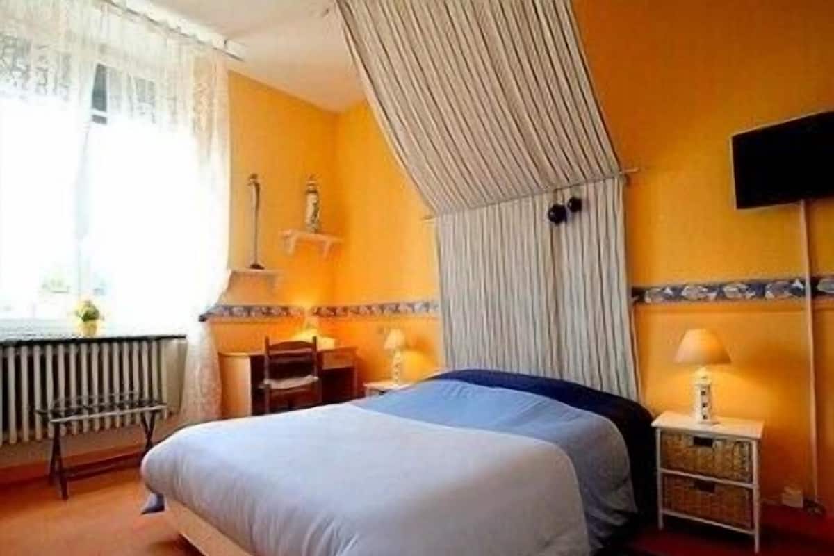 Double Room | Desk, WiFi (free)