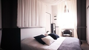 Desk, WiFi (free) - Auberge de l'Ombrée (Ombrée d'Anjo)