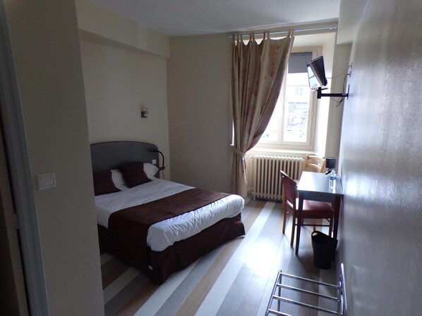 Room - Hotel De France (Rochechouart)