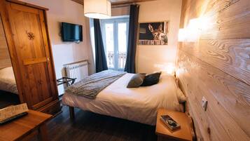 Chambre Double | Bureau, lits bébé (gratuits), Wi-Fi gratuit, draps fournis
