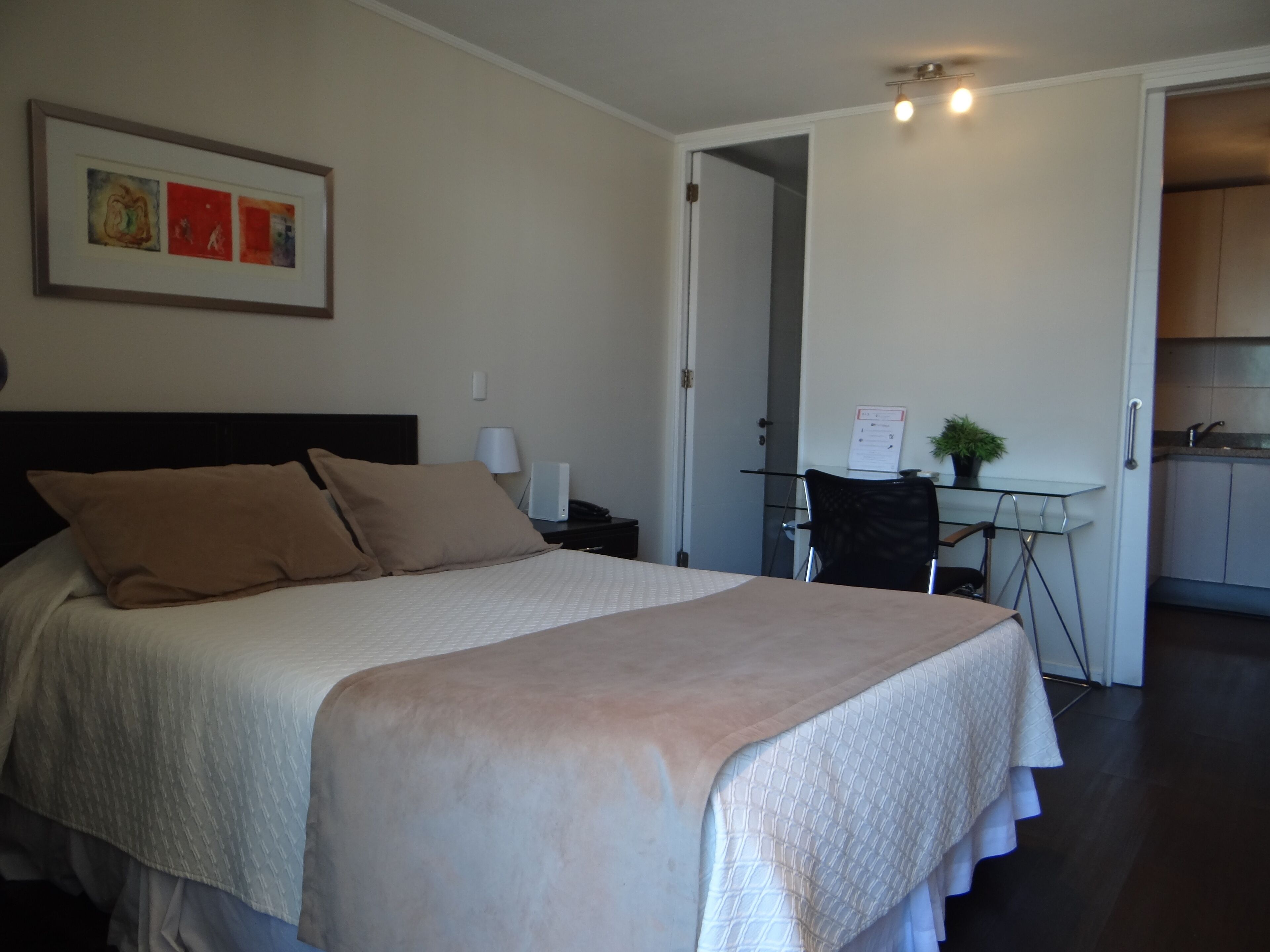 迷你吧、客房内保险箱、遮光窗帘、熨斗/熨衣板