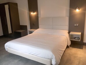 Bureau, lits bébé (gratuits), Wi-Fi gratuit, draps fournis