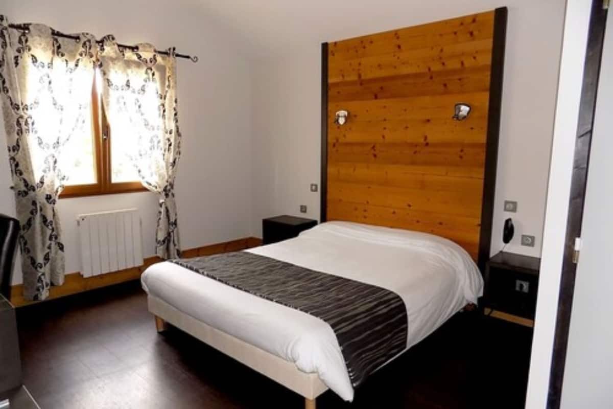 Chambre Double | Bureau, lits bébé (gratuits), Wi-Fi gratuit, draps fournis