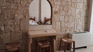 تجهيزات عازلة للصوت وواي فاي مجانًا وملاءات أسرّة