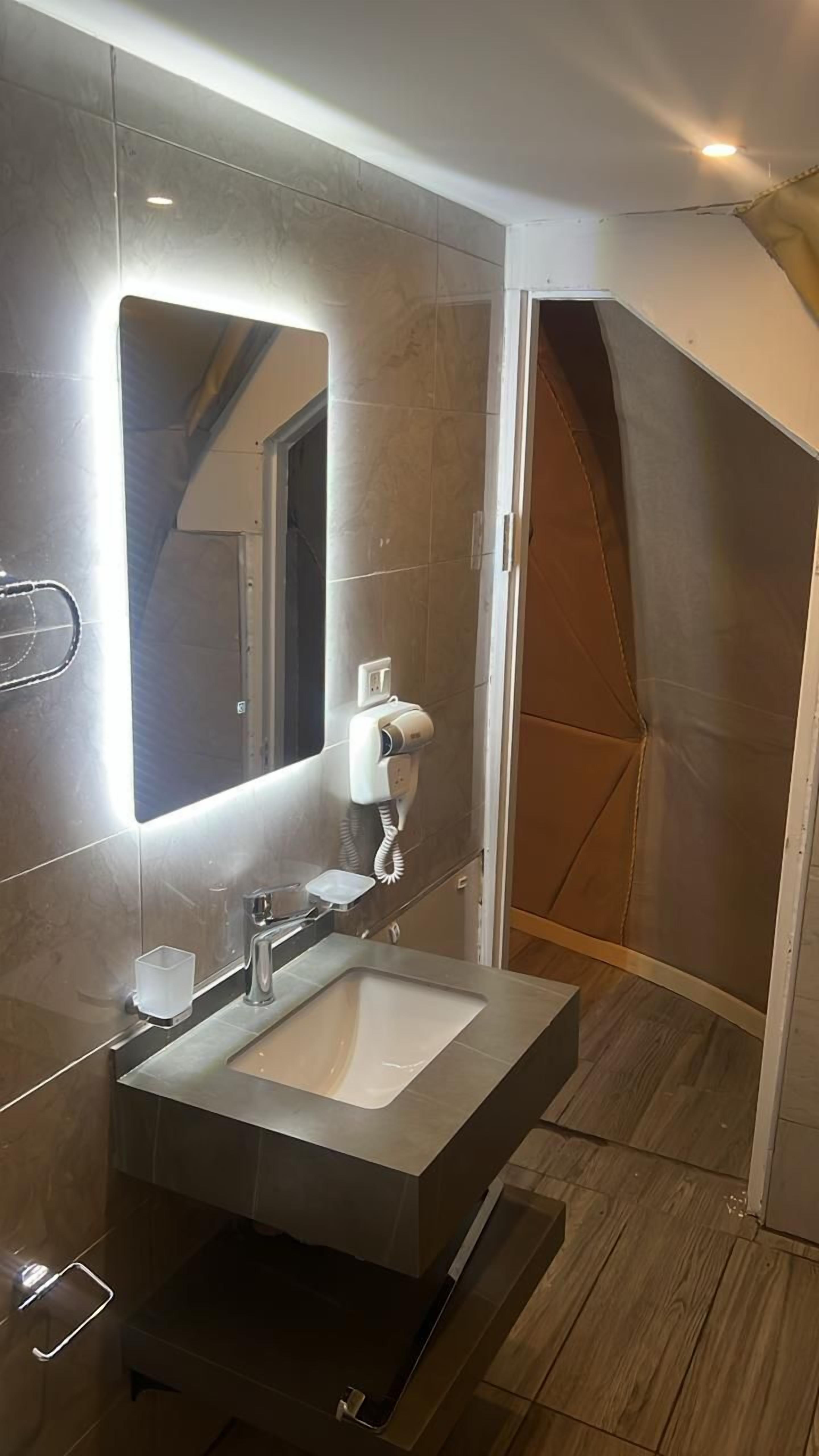 Double Room (Panoramic Double Bubble Tent) | Bathroom | Slippers, towels