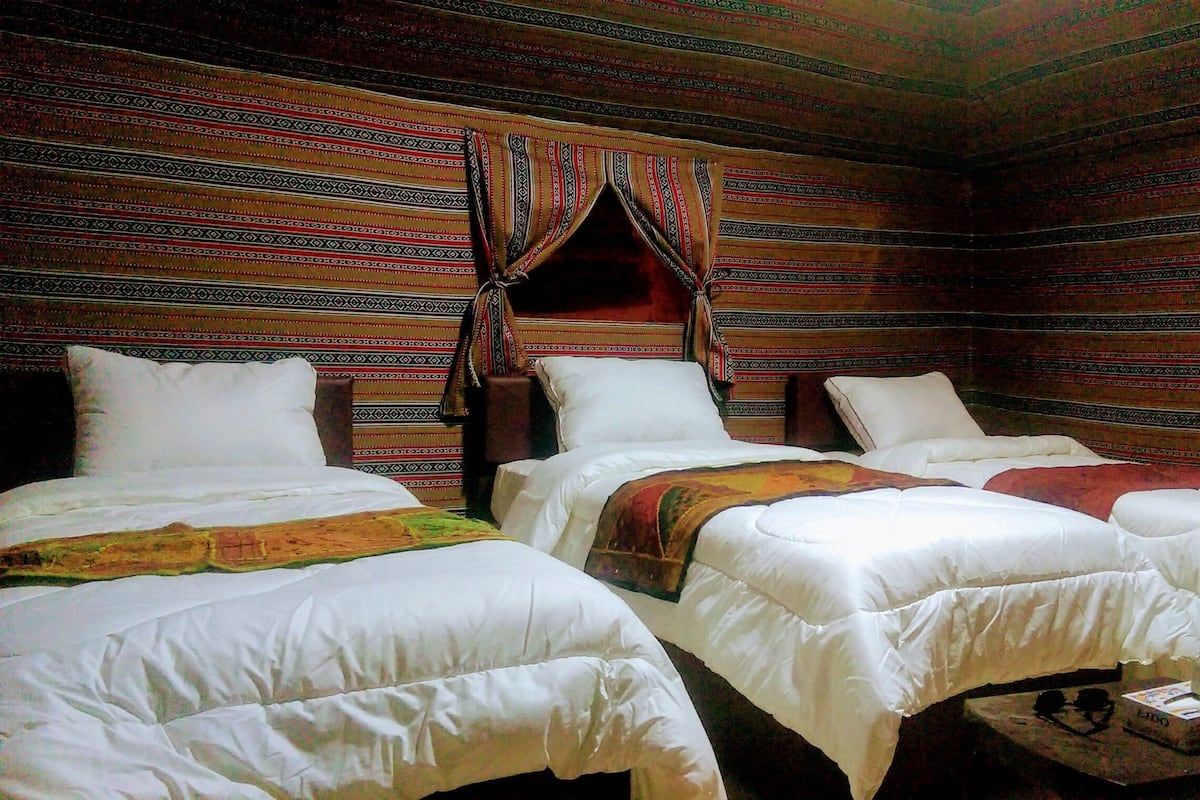 Comfort Tent, 3 Twin Beds | Bed sheets