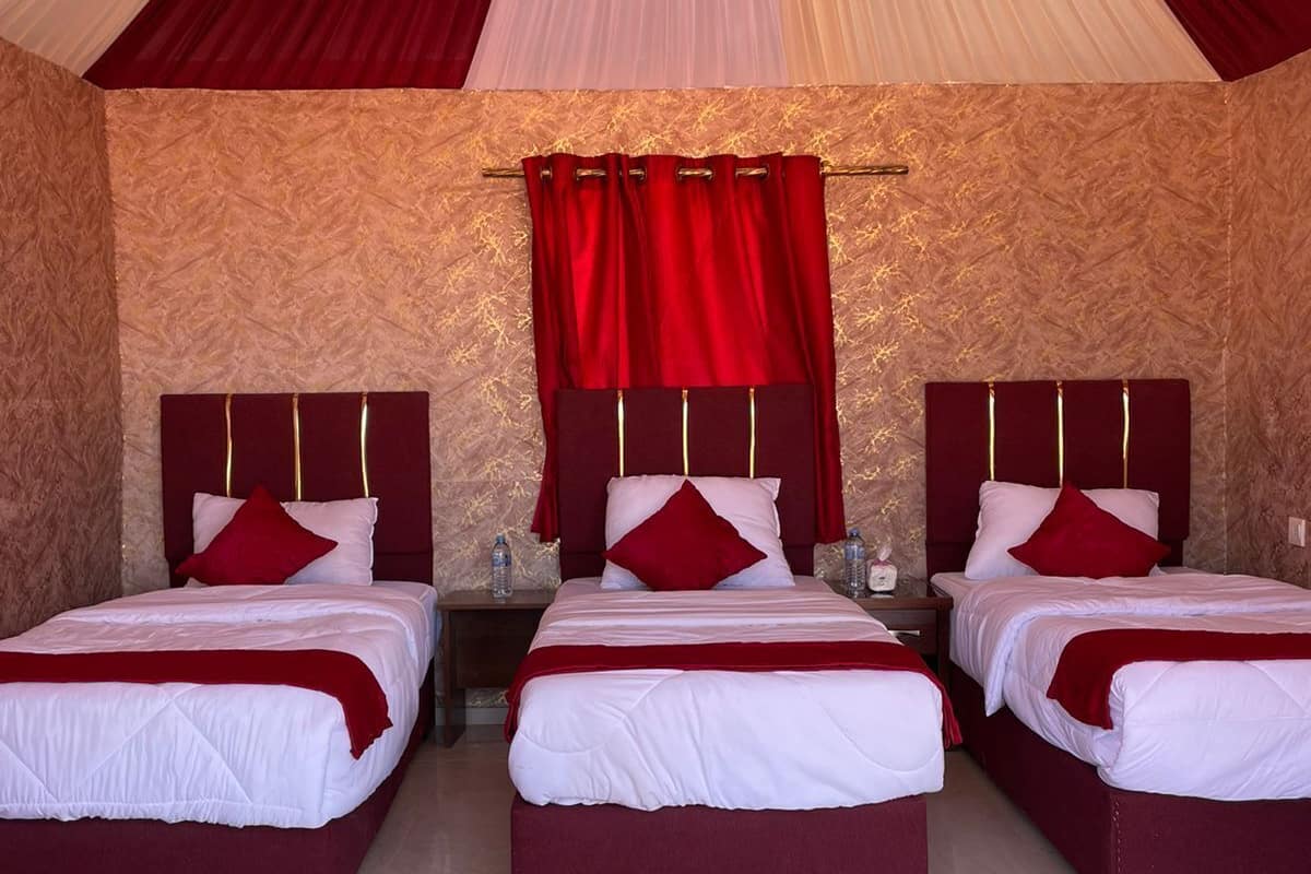 Traditional Triple Room, Private Bathroom | Bed sheets