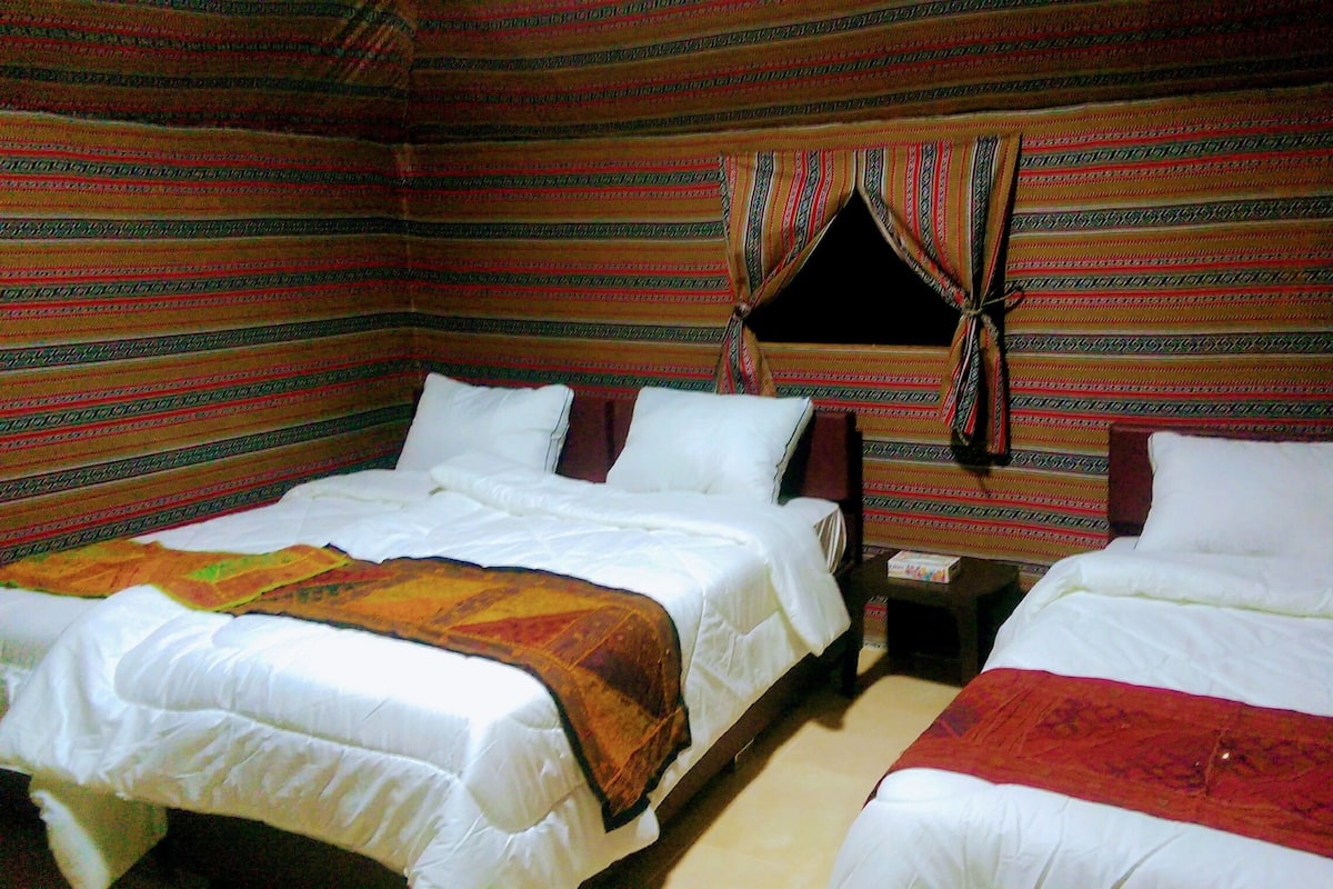 Comfort Tent, 4 Bedrooms | Bed sheets