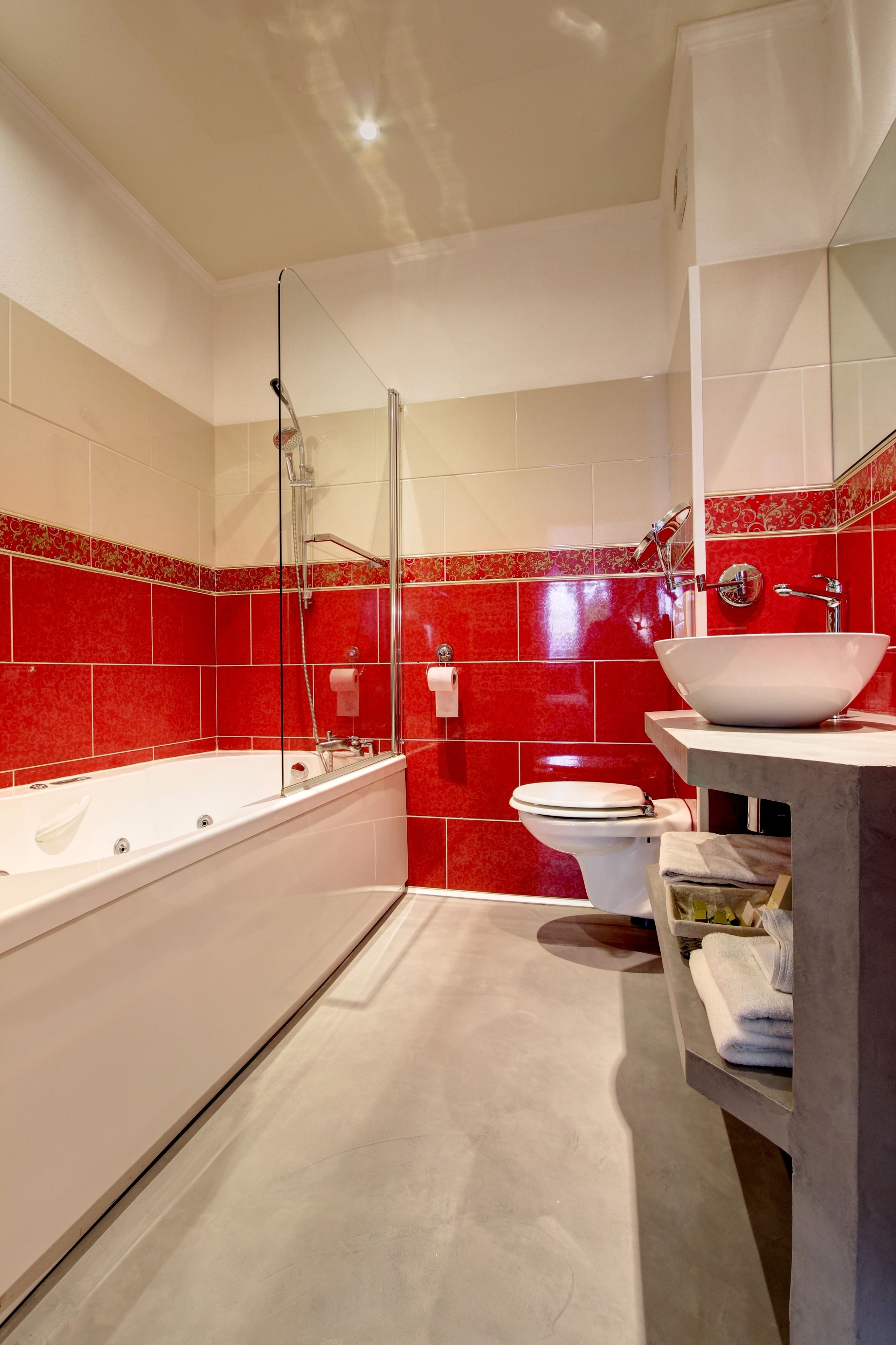 double room (nuptiale) | bathroom | free toiletries, towels