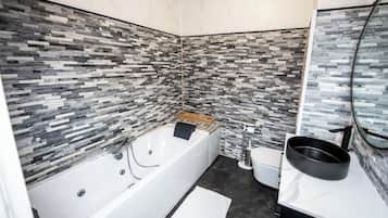 Dobbeltrom (Nuptiale) | Bad | Toalettartikler (inkludert) og håndklær