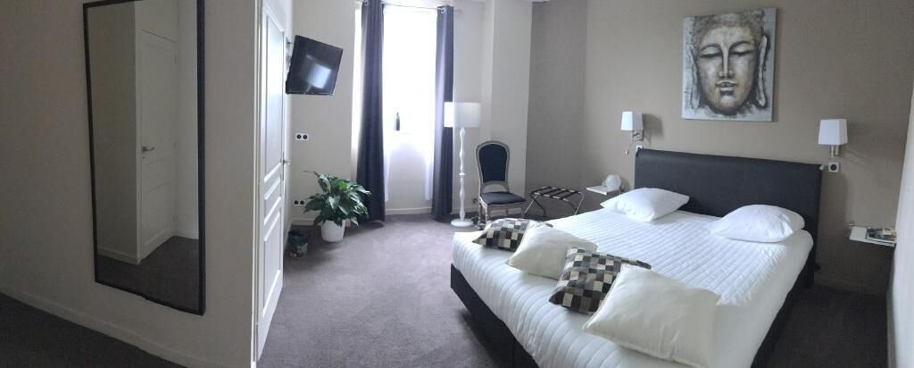 in-room safe, desk, soundproofing, free wifi