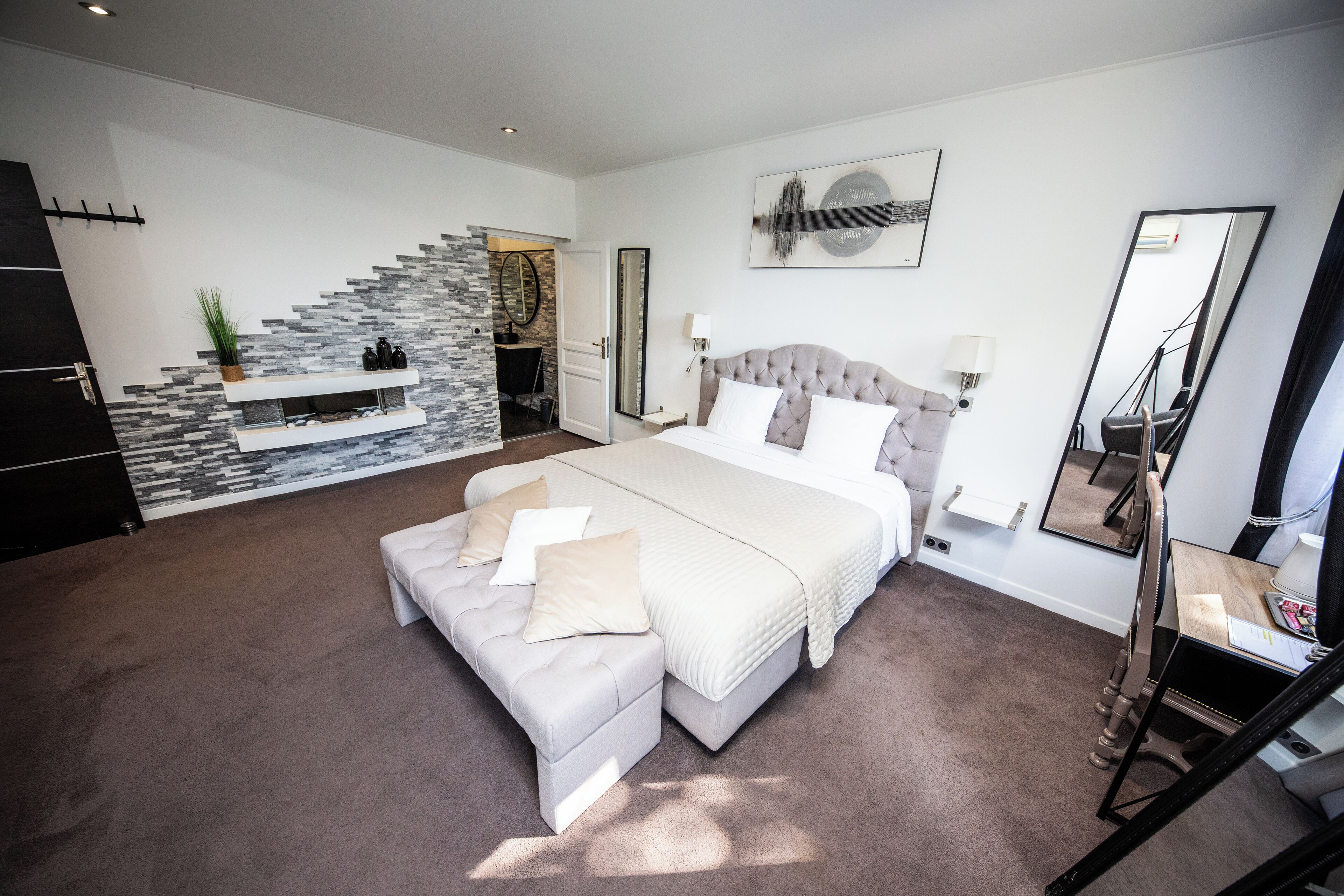 Chambre Double (Nuptiale) | Coffres-forts dans les chambres, bureau, chambres insonorisées