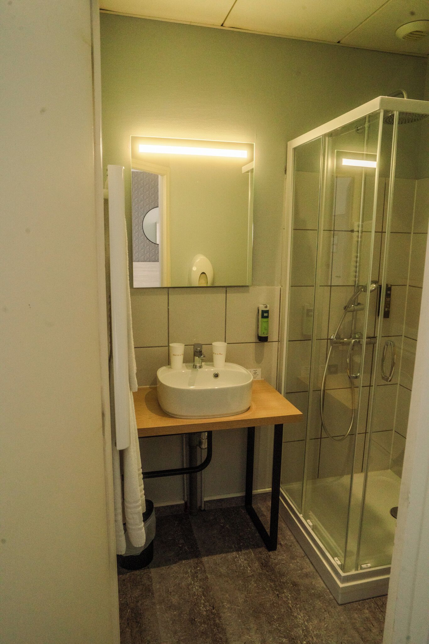 comfort double room | bathroom | shower, free toiletries, hair dryer, soap