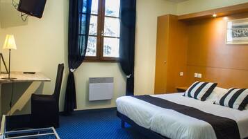 Desk, free cribs/infant beds, rollaway beds, free WiFi