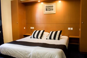 Schreibtisch, kostenlose Babybetten, Zustellbetten, kostenloses WLAN