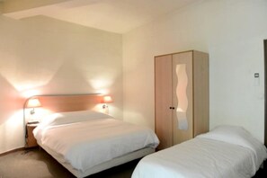 Double Room | In-room safe, desk, iron/ironing board, free cribs/infant beds