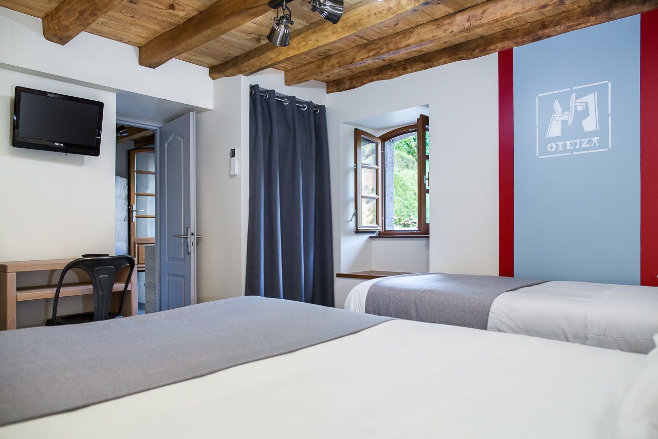 triple room | premium bedding, individually decorated, desk, soundproofing